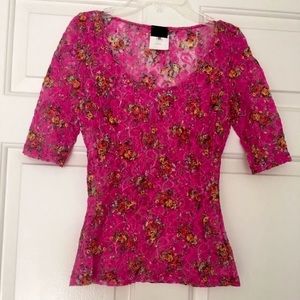 Dolce & Gabbana Lace fitted top size 0, hot pink